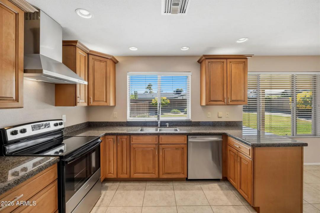 Real Estate Picture 15