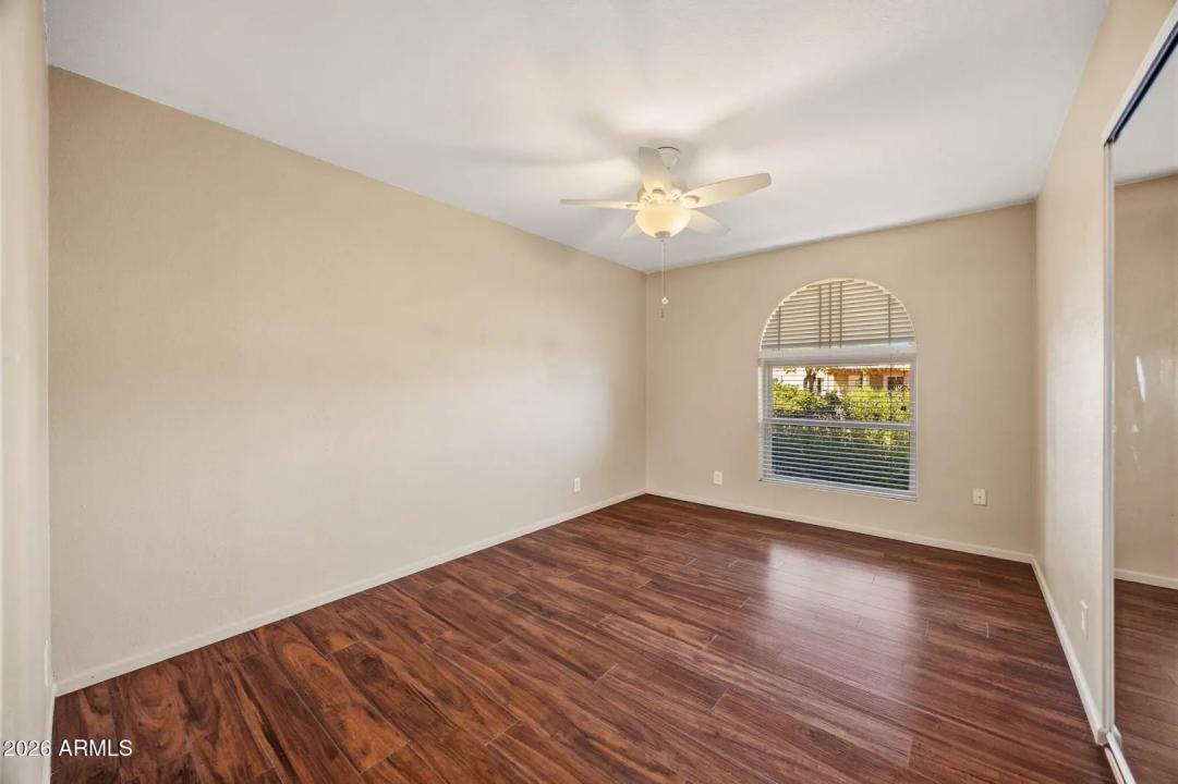 Real Estate Picture 17