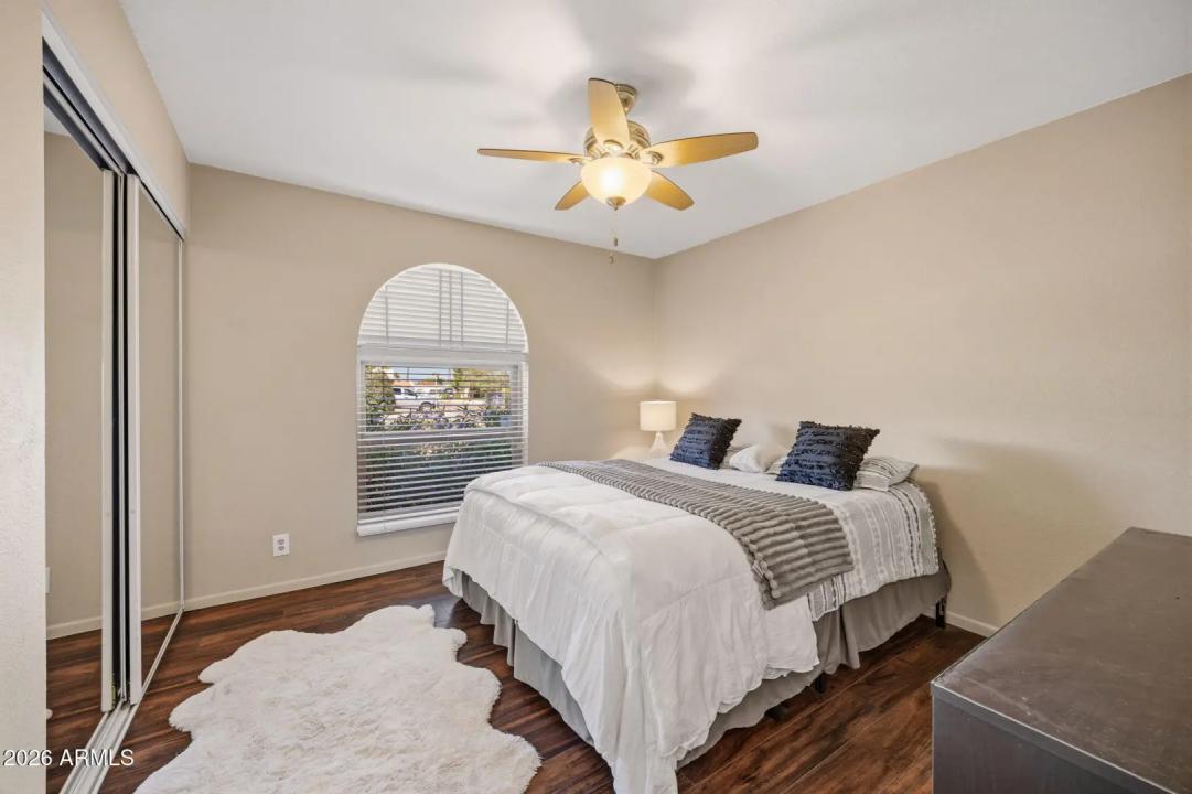 Real Estate Picture 19