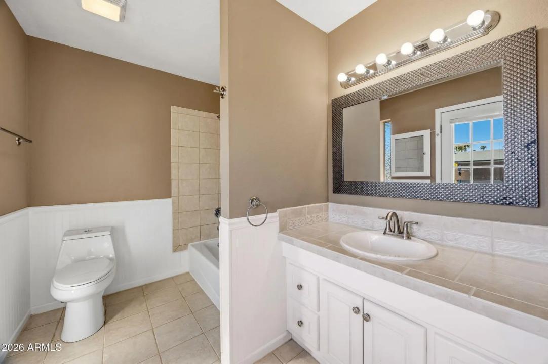 Real Estate Picture 24