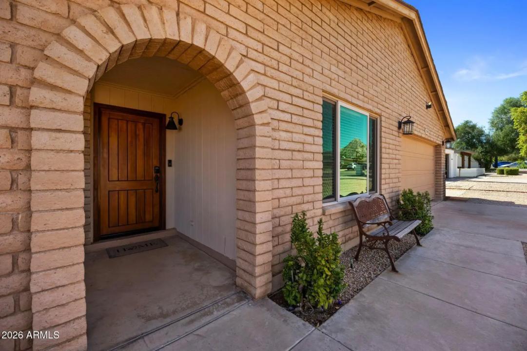 Real Estate Picture 3