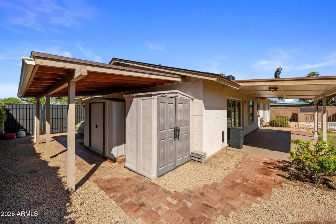 Real Estate Picture 30