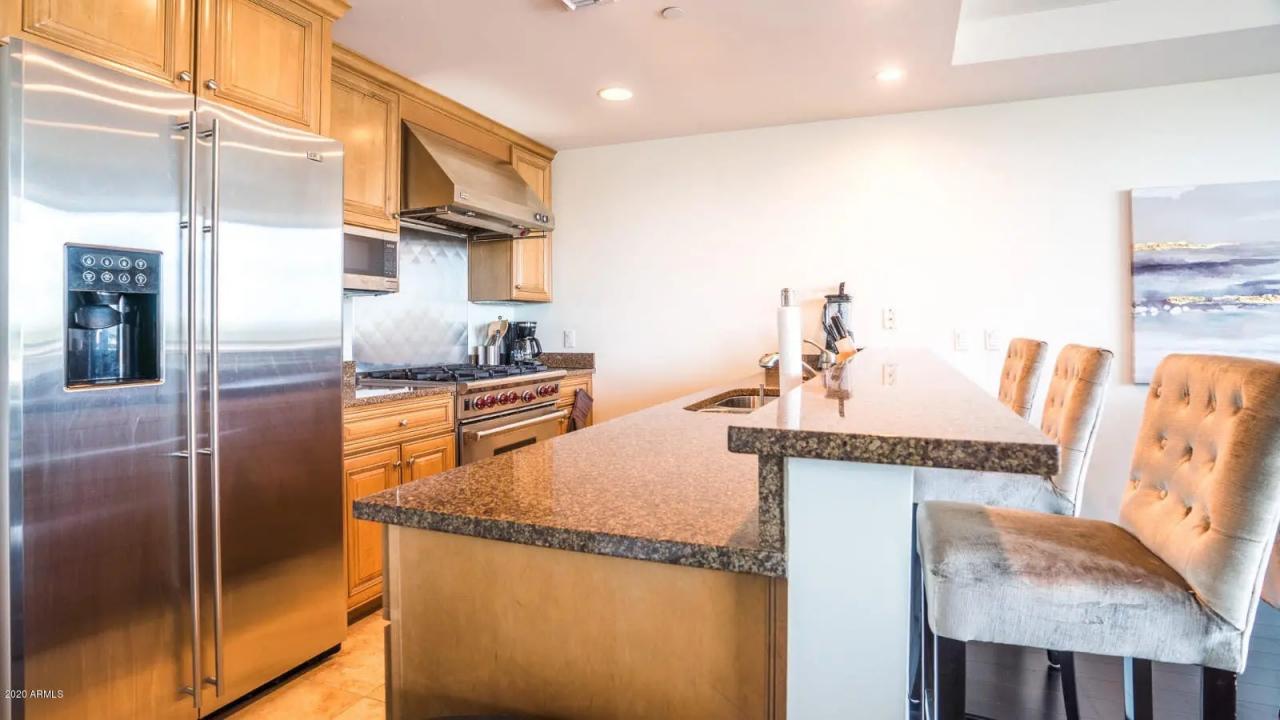 Real Estate Picture 3