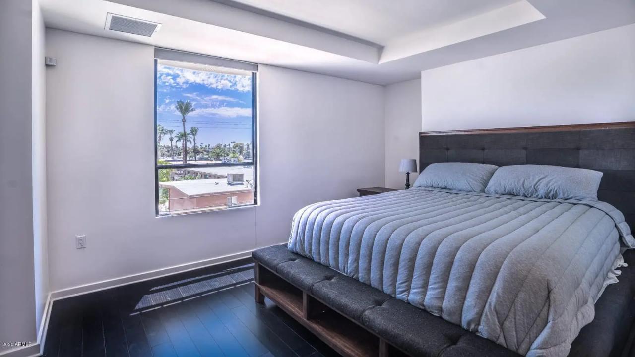 Real Estate Picture 4