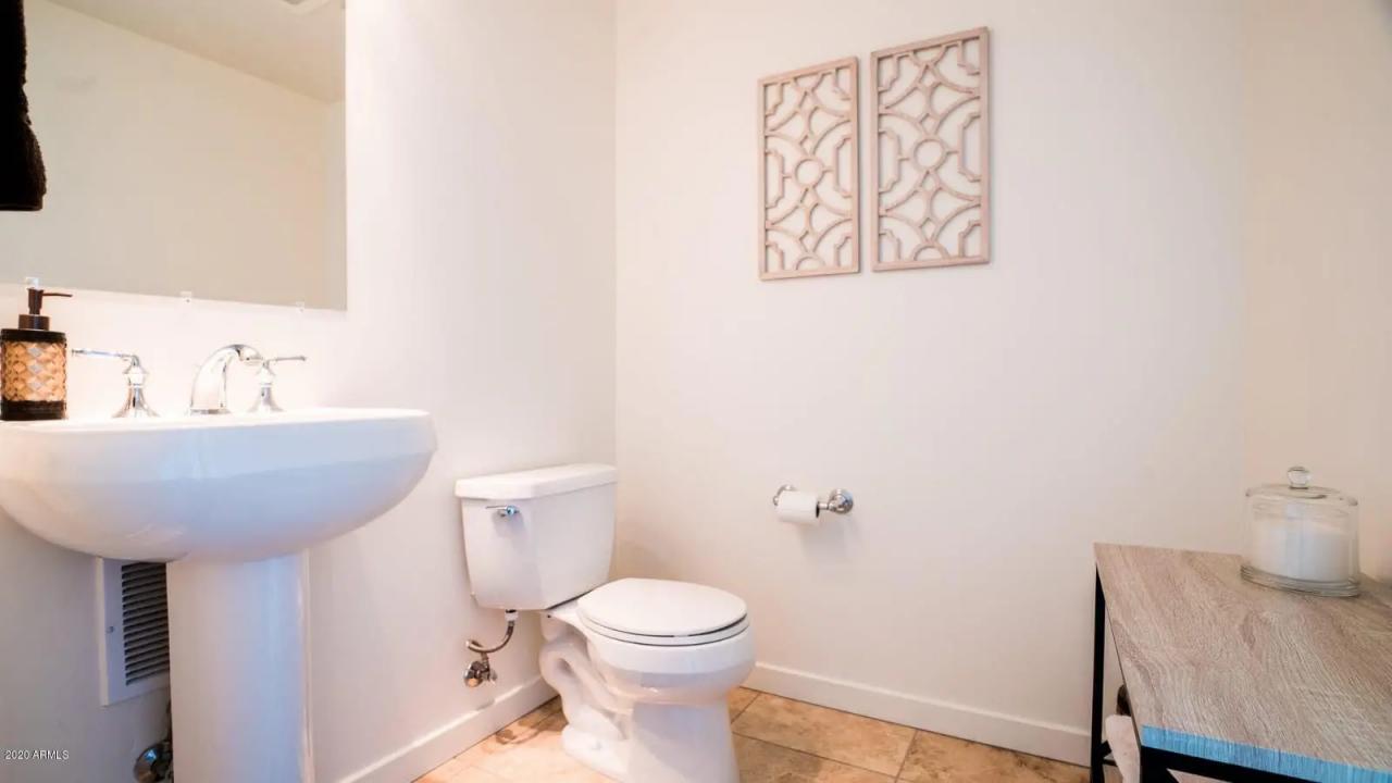 Real Estate Picture 8