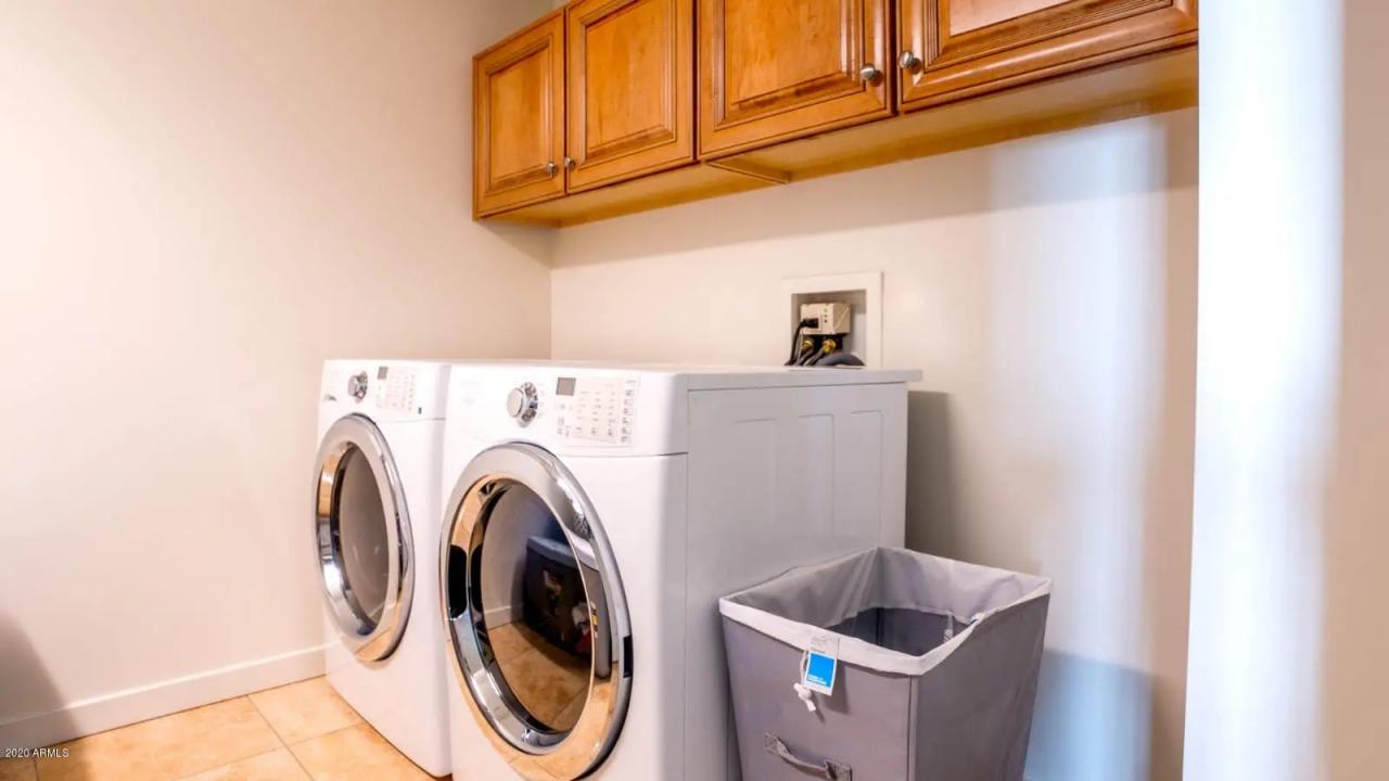 Real Estate Picture 9