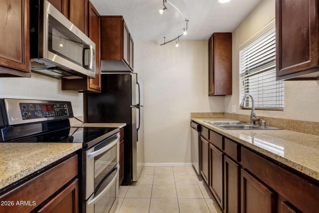 Real Estate Picture 6