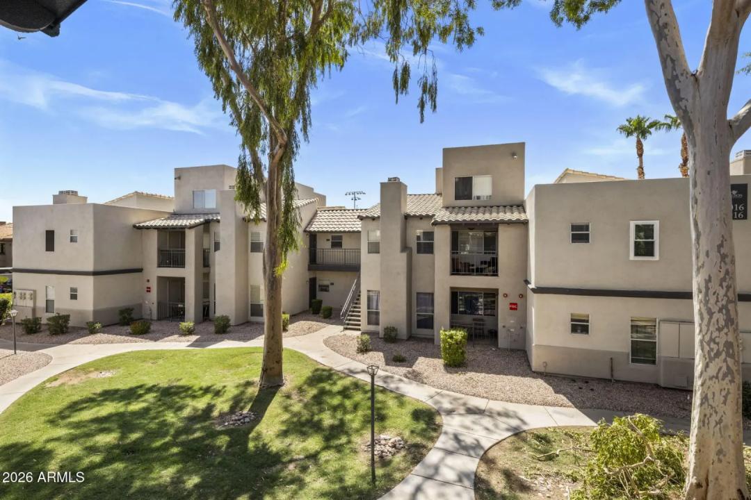 Real Estate Picture 12