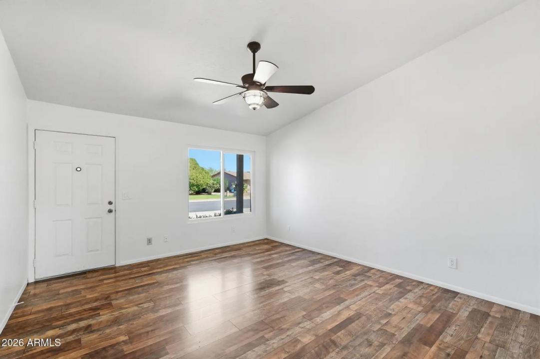 Real Estate Picture 3