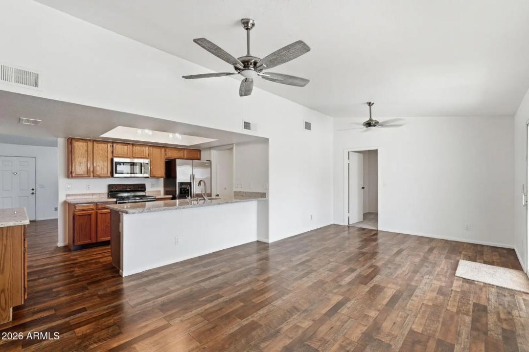 Real Estate Picture 10