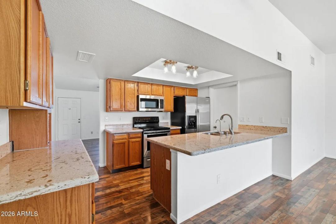 Real Estate Picture 7