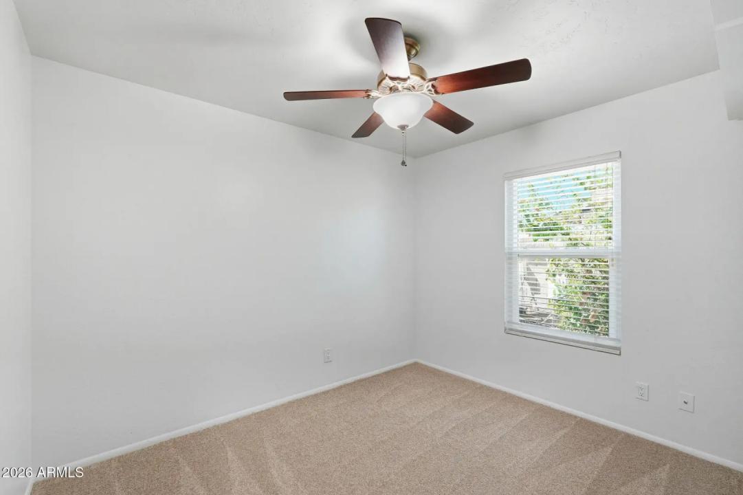Real Estate Picture 18