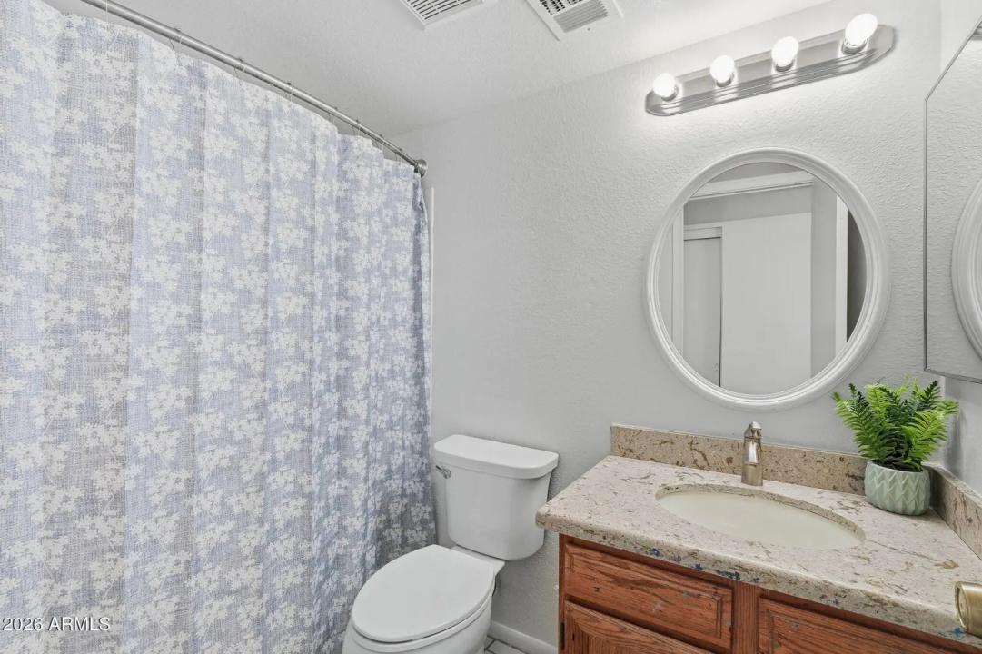 Real Estate Picture 20