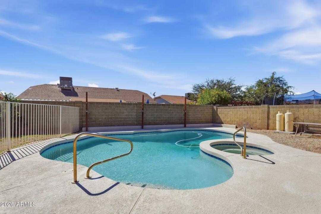Real Estate Picture 36