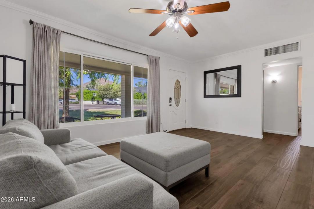 Real Estate Picture 6