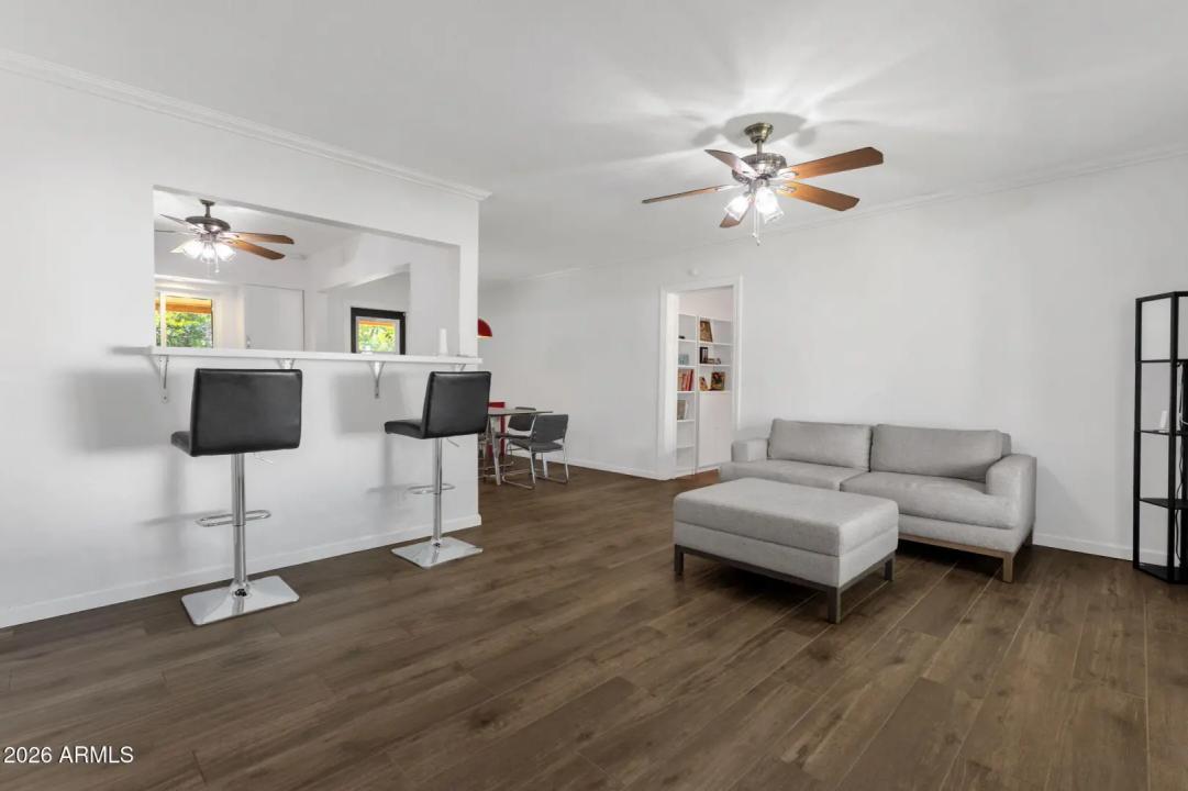 Real Estate Picture 12