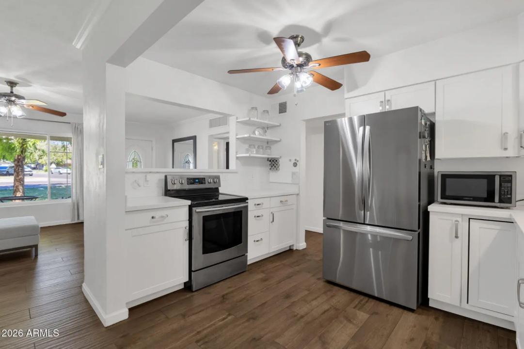 Real Estate Picture 5