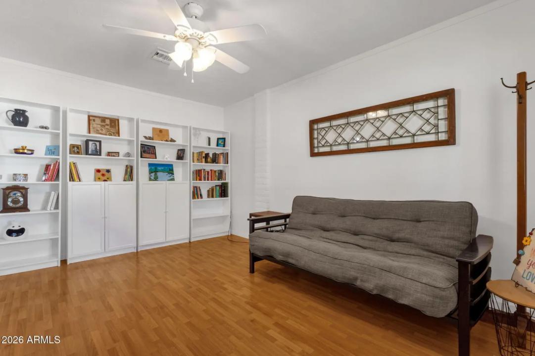 Real Estate Picture 22