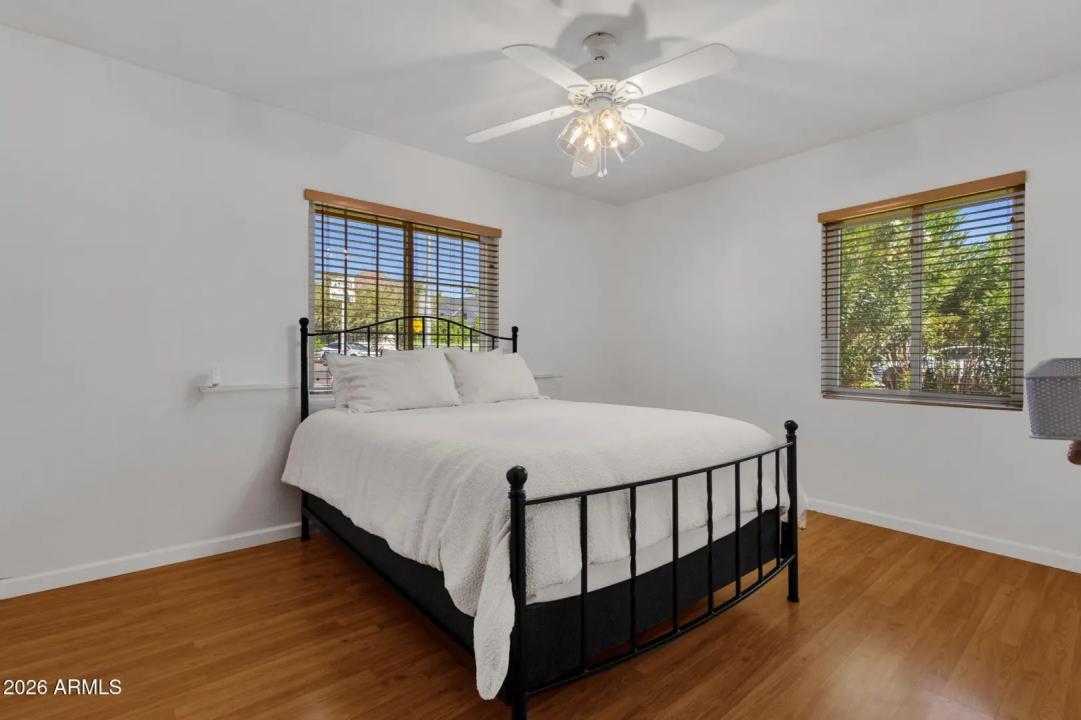 Real Estate Picture 17