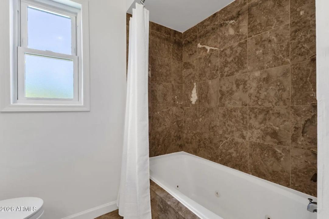 Real Estate Picture 20