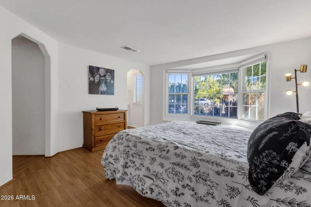 Real Estate Picture 13