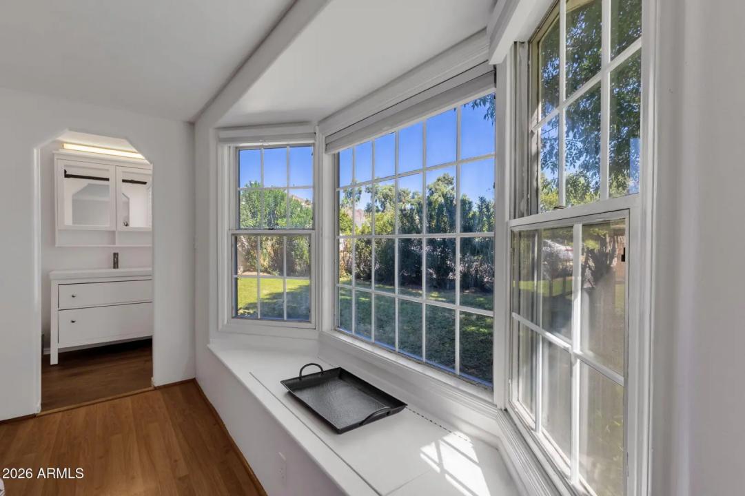 Real Estate Picture 14