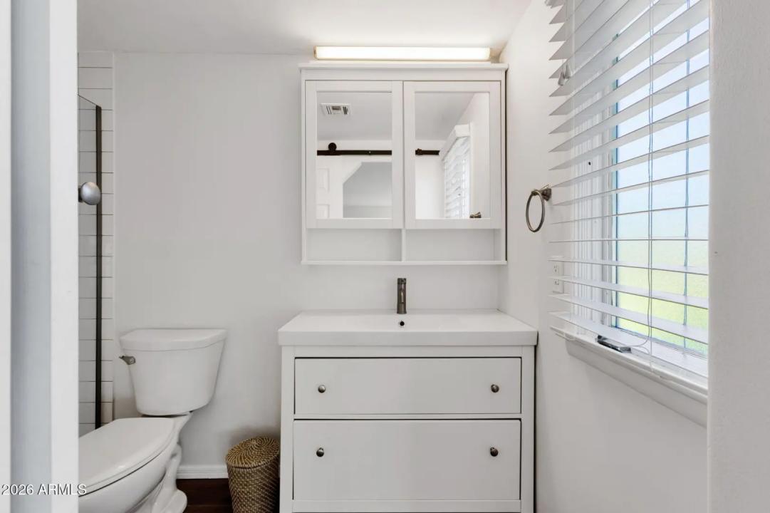 Real Estate Picture 15