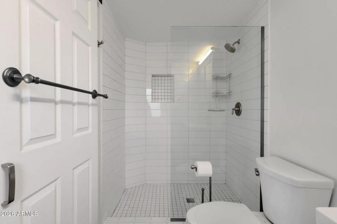 Real Estate Picture 16