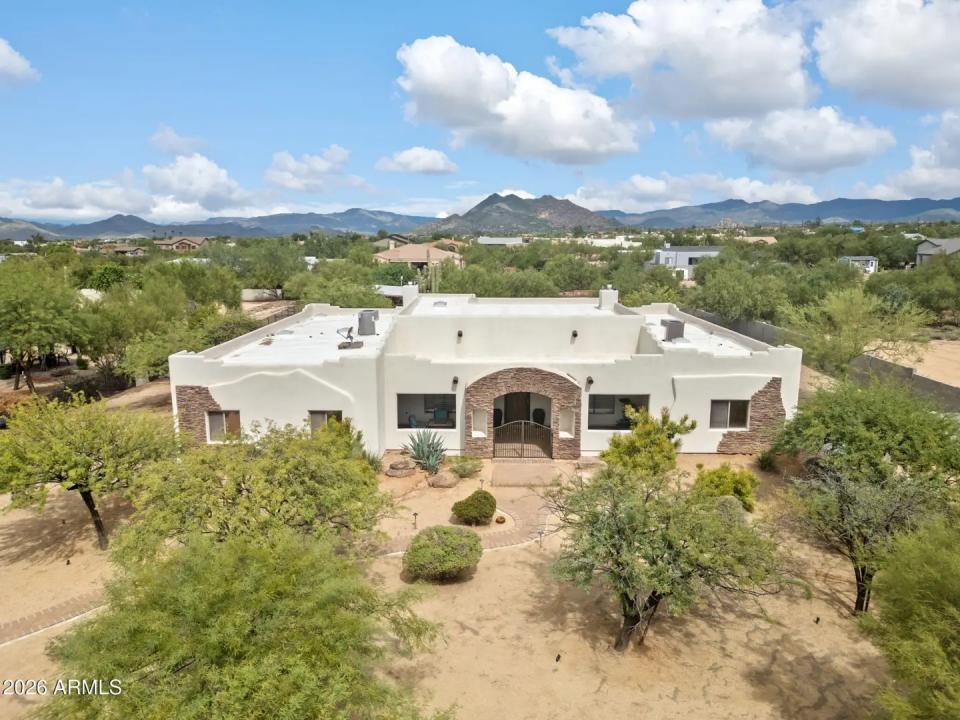 Real Estate Picture 1