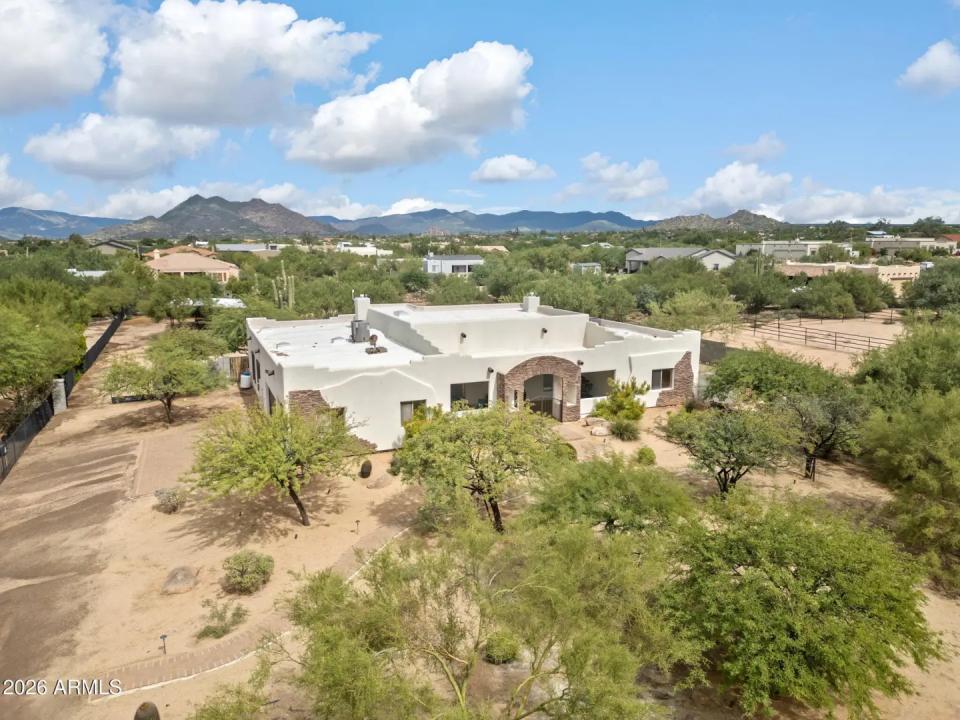 Real Estate Picture 13