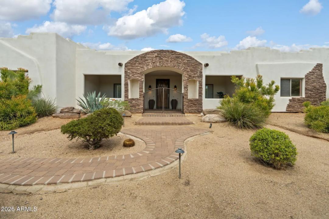 Real Estate Picture 3
