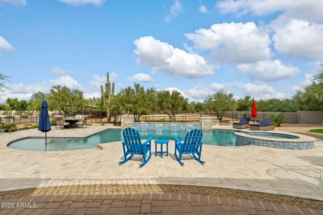 Real Estate Picture 5