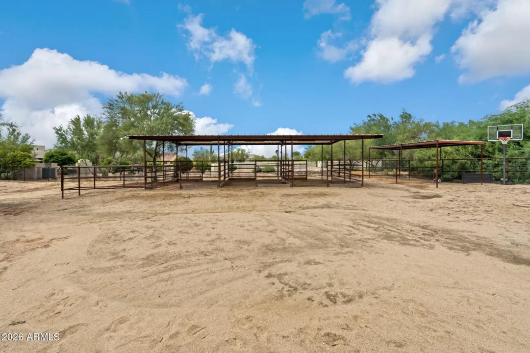 Real Estate Picture 14
