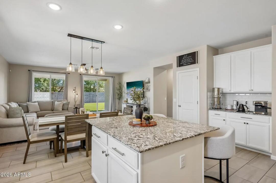 Real Estate Picture 8
