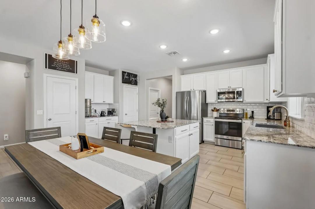 Real Estate Picture 9