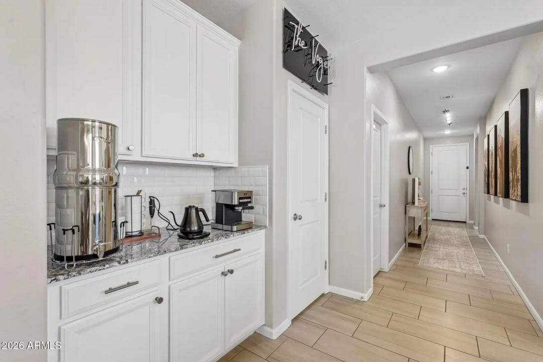 Real Estate Picture 10