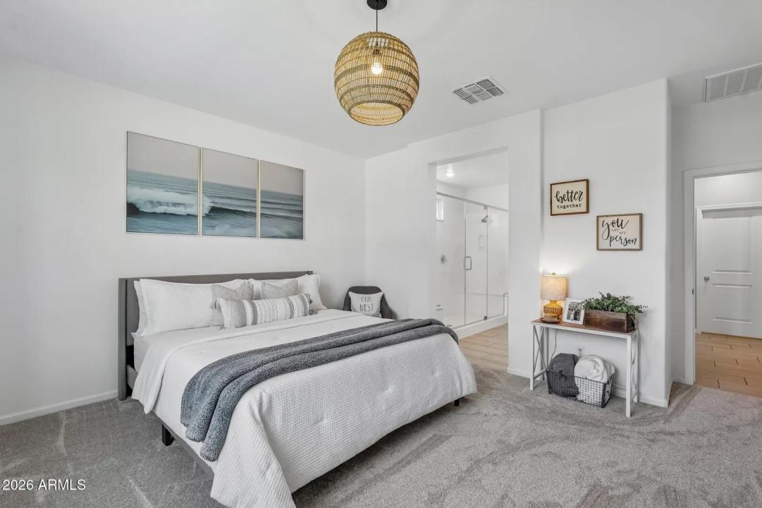 Real Estate Picture 15