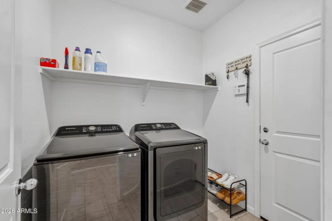 Real Estate Picture 27