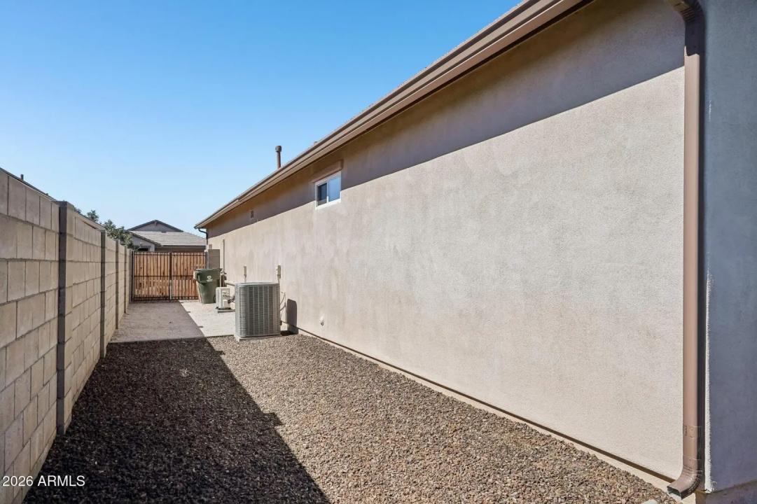 Real Estate Picture 37