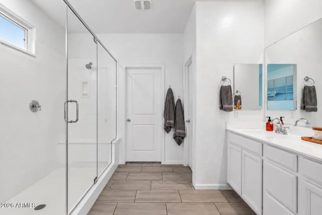 Real Estate Picture 18