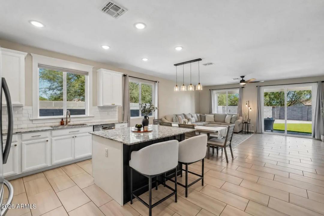 Real Estate Picture 6