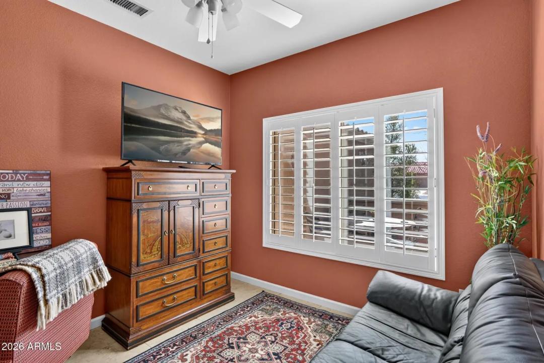 Real Estate Picture 8