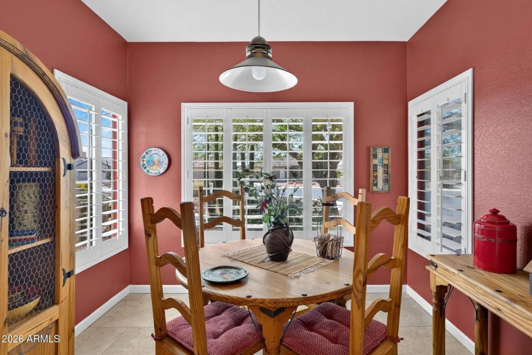 Real Estate Picture 14
