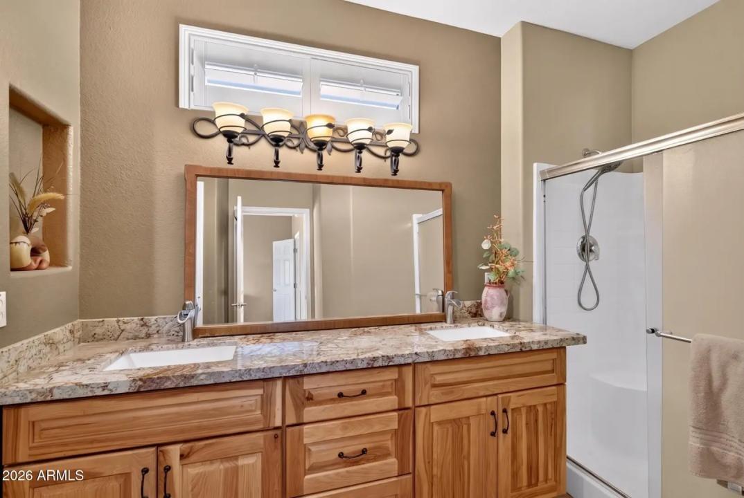 Real Estate Picture 30
