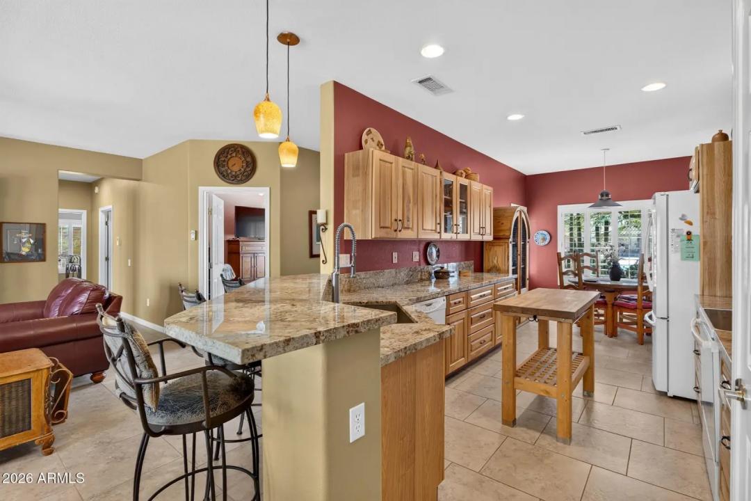 Real Estate Picture 11