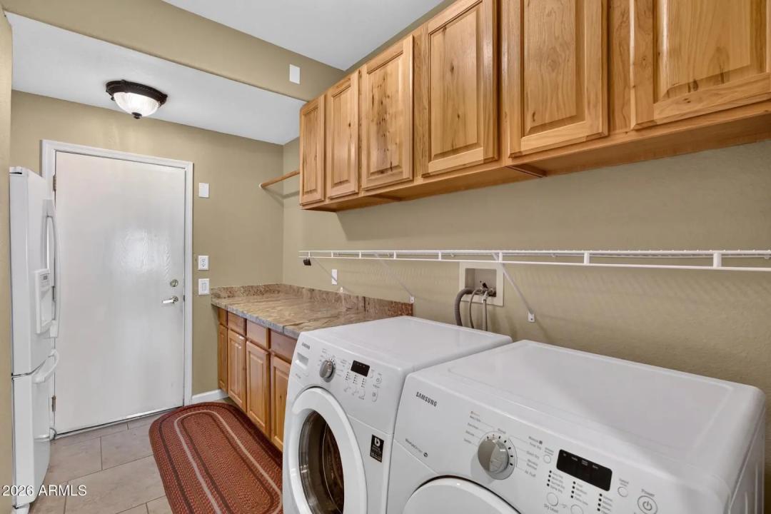 Real Estate Picture 33