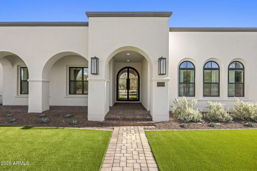 Real Estate Picture 8