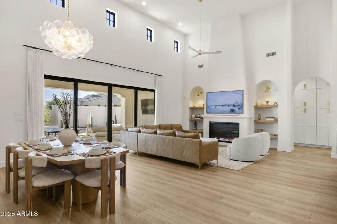 Real Estate Picture 5