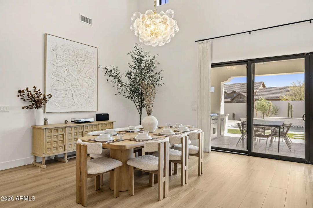 Real Estate Picture 11