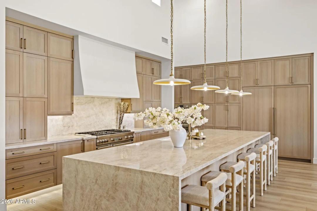 Real Estate Picture 13